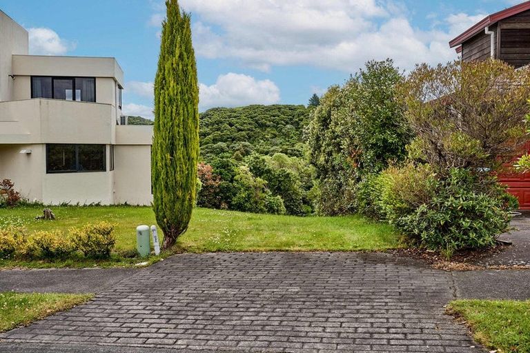 Photo of property in 44 Molyneux Close, Whitby, Porirua, 5024