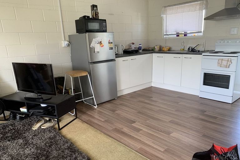 Photo of property in 18 Kent Street, Waiuku, 2123