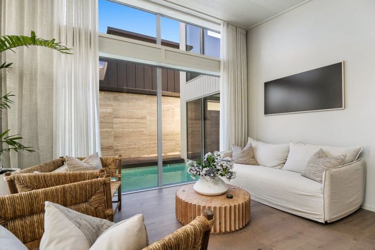 Photo of property in 10a Sunbrae Grove, Mount Maunganui, 3116