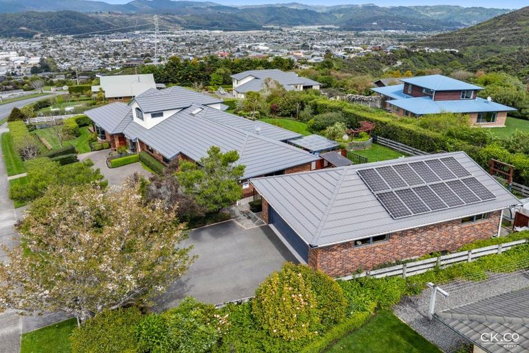 Photo of property in 63 Kirton Drive, Riverstone Terraces, Upper Hutt, 5018
