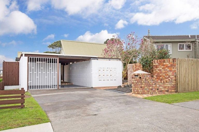 Photo of property in 5 Priestley Drive, Bucklands Beach, Auckland, 2014