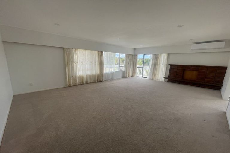 Photo of property in 48 Tauhinu Road, Greenhithe, Auckland, 0632