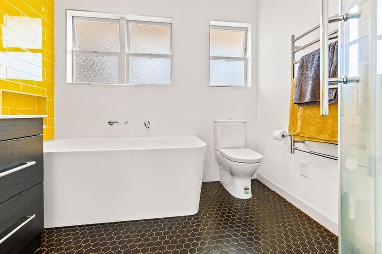 Photo of property in 7 Greenwood Lane, Birkenhead, Auckland, 0626