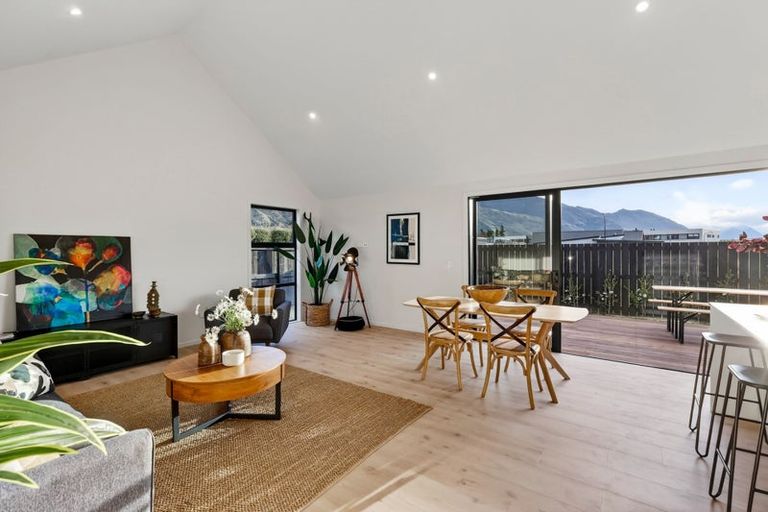Photo of property in 3 Raspberry Close, Wanaka, 9382