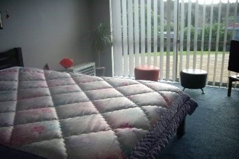 Photo of property in 9 Fleetwood Drive, Henderson, Auckland, 0612