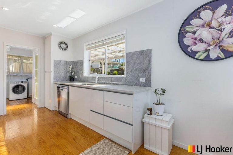 Photo of property in 17 Valencia Place, Manurewa, Auckland, 2102