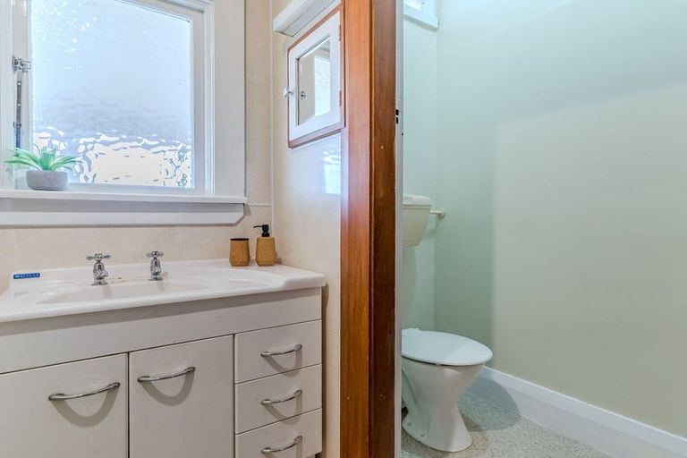 Photo of property in 35 Clifford Street, Dalmore, Dunedin, 9010