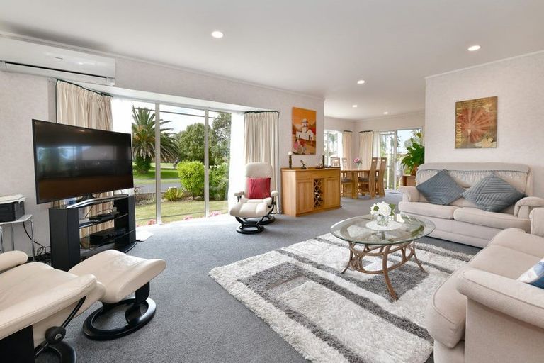 Photo of property in 188 Lakeside Drive, Orewa, 0931