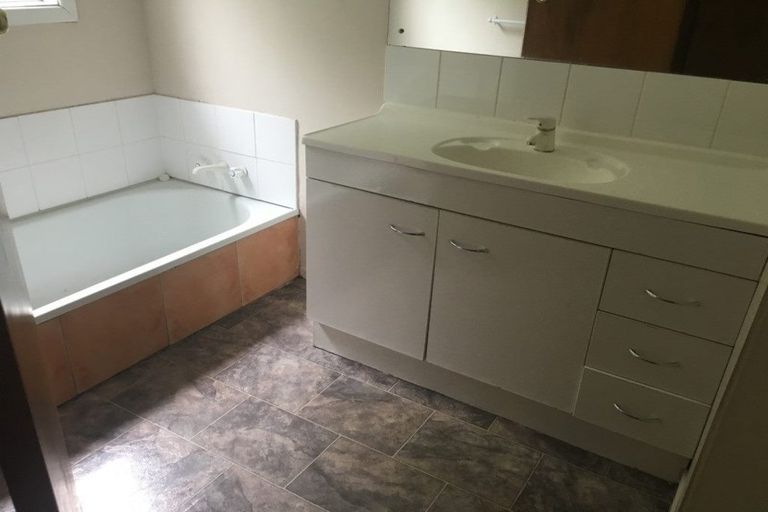 Photo of property in 78b Sutherland Road, Brookfield, Tauranga, 3110
