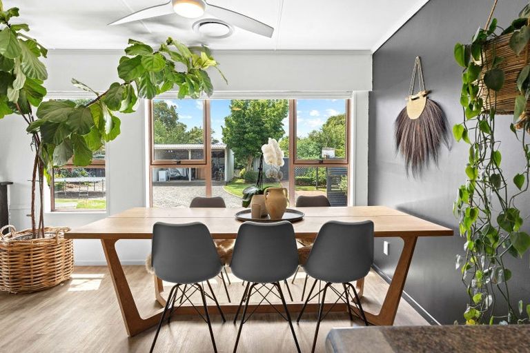 Photo of property in 1 Mahupuku Street, Greytown, 5712