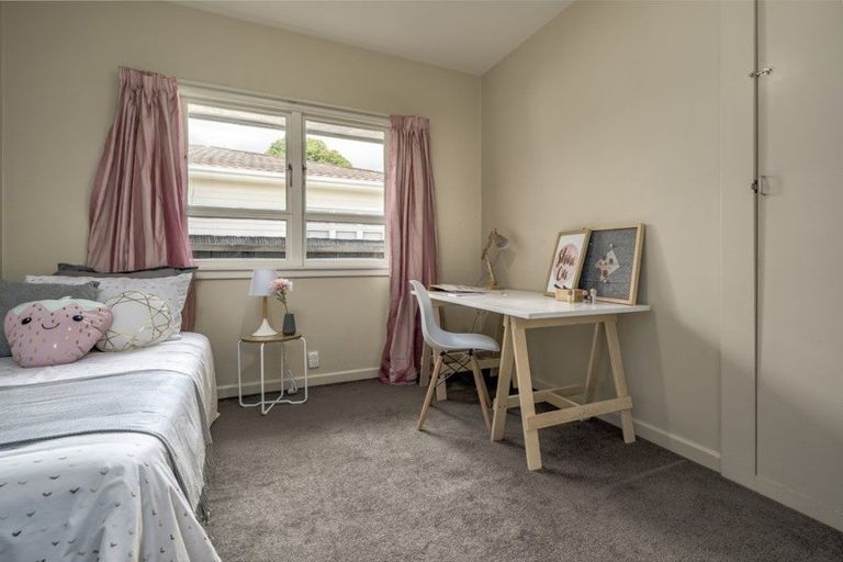 Photo of property in 92 Palatine Terrace, Saint Martins, Christchurch, 8022