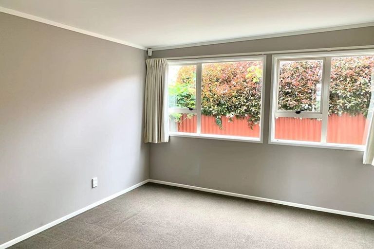 Photo of property in 80 Lynwood Road, New Lynn, Auckland, 0600