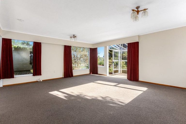 Photo of property in 15 Kiriwai Road, Paremata, Porirua, 5024