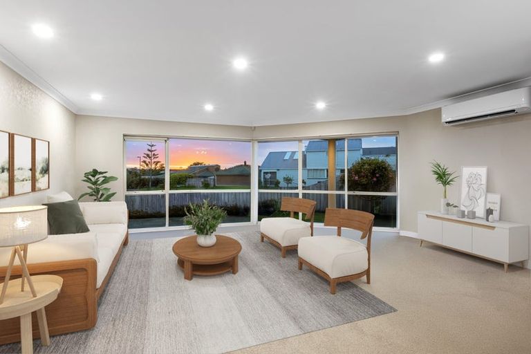 Photo of property in 6 Settlers Grove, Orewa, 0931