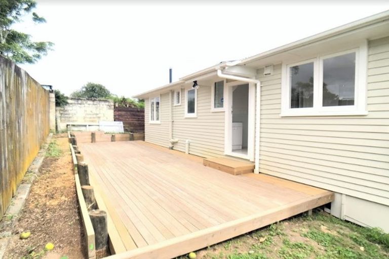 Photo of property in 8a Harrington Road, Henderson, Auckland, 0610