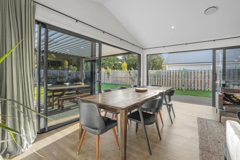 Photo of property in 2 Matai Grove, Greytown, 5712