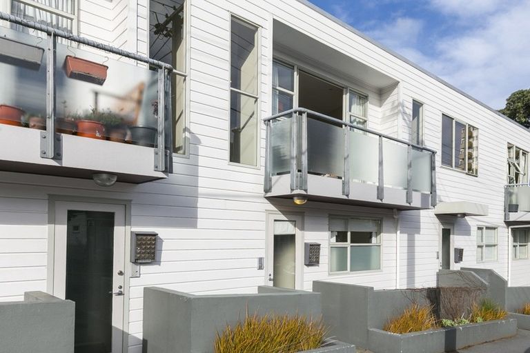 Photo of property in 201 Tasman Street, Mount Cook, Wellington, 6021