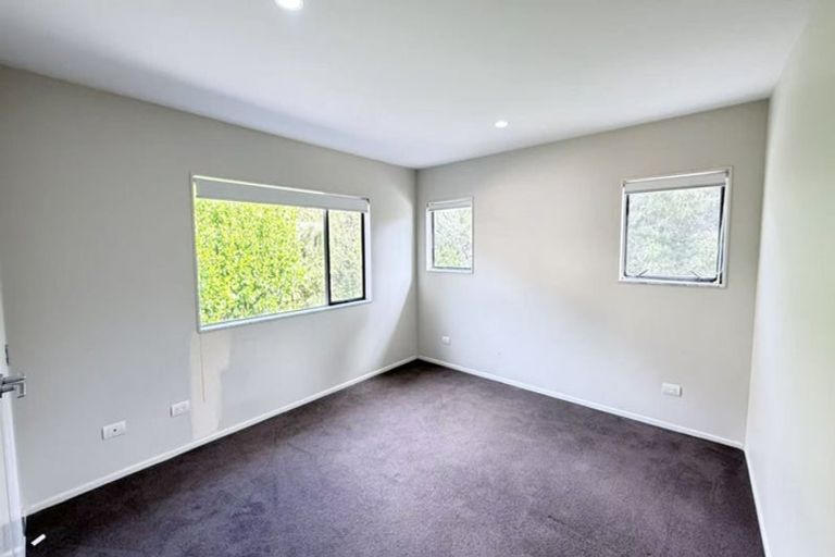 Photo of property in 9 Amber Glen, Albany, Auckland, 0632