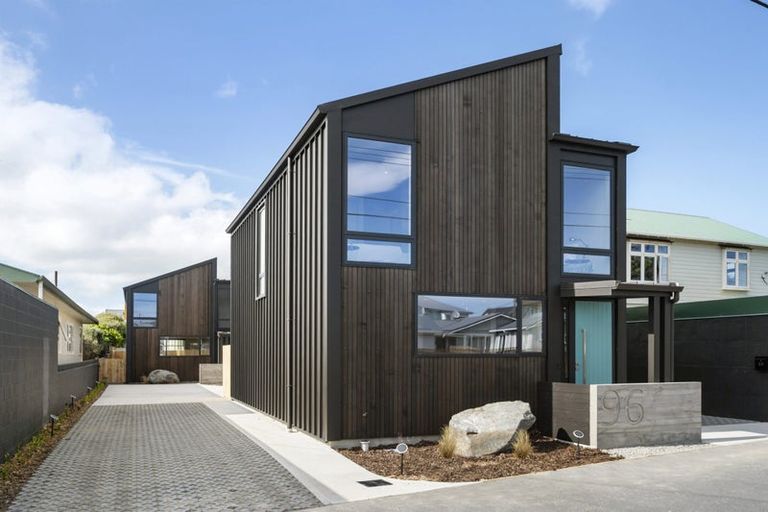 Photo of property in 96 Apu Crescent, Lyall Bay, Wellington, 6022