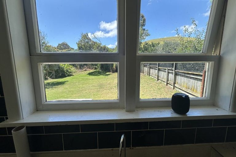 Photo of property in 4 Ridgemount Rise, Mangere Bridge, Auckland, 2022