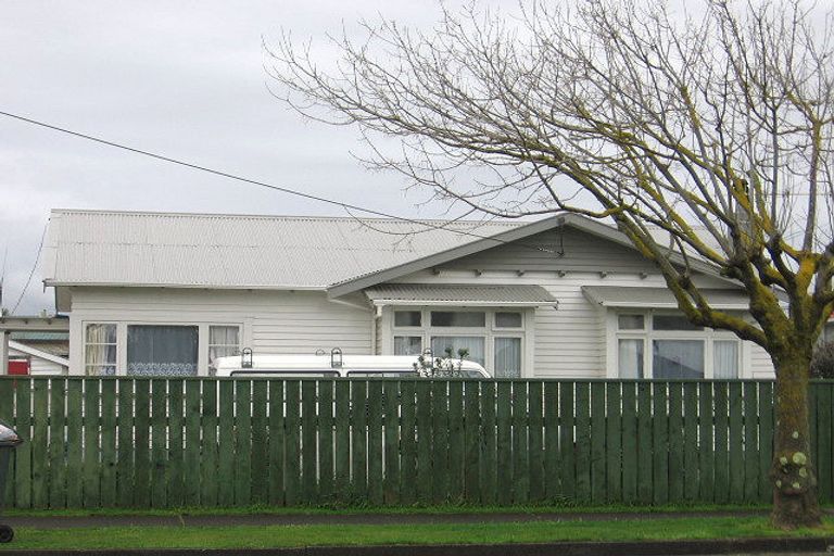Photo of property in 14 Sussex Street, Levin, 5510