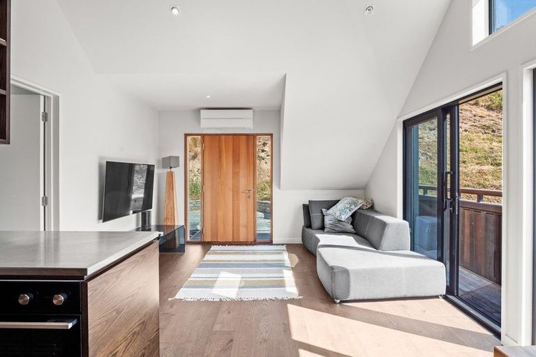 Photo of property in 12 Crow's Nest Road, Arthurs Point, Queenstown, 9371