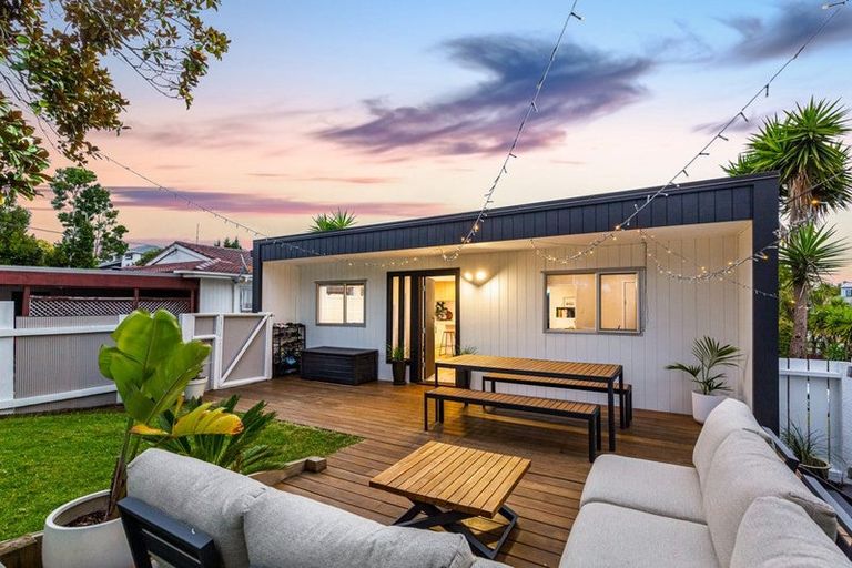 Photo of property in 1/68 Mcleod Road, Te Atatu South, Auckland, 0610