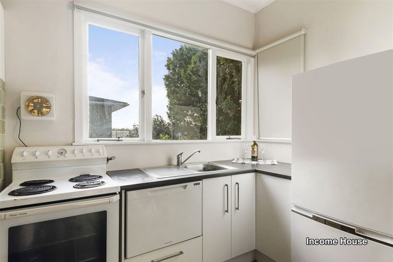 Photo of property in 145 Ocean View Road, Hillcrest, Auckland, 0627