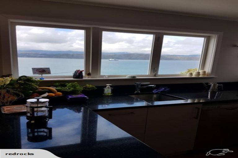 Photo of property in 42 Fortification Road, Karaka Bays, Wellington, 6022