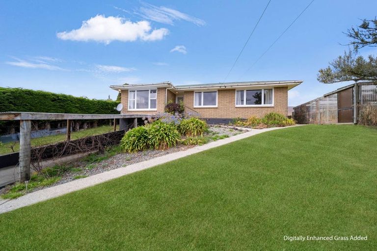 Photo of property in 3 George Street, Clinton, 9534