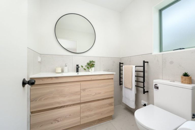 Photo of property in 4 San Pablo Way, Henderson, Auckland, 0612