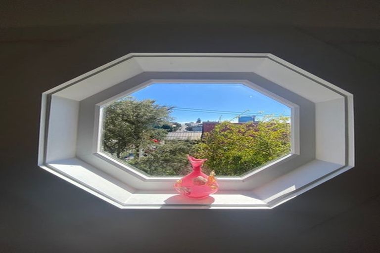 Photo of property in 327 The Terrace, Te Aro, Wellington, 6011