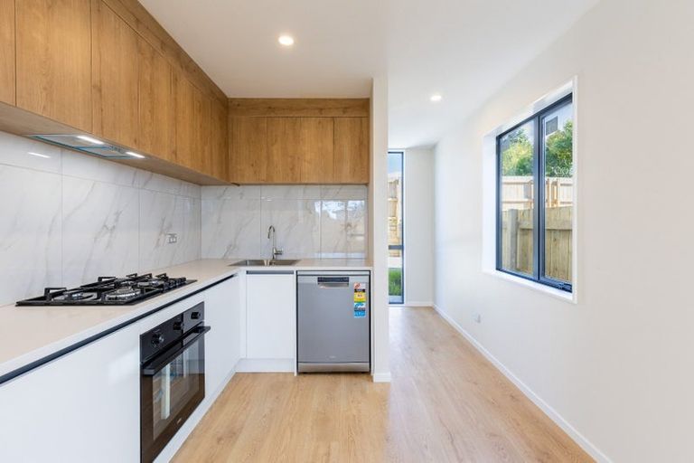 Photo of property in 6c Kaweka Street, New Lynn, Auckland, 0600