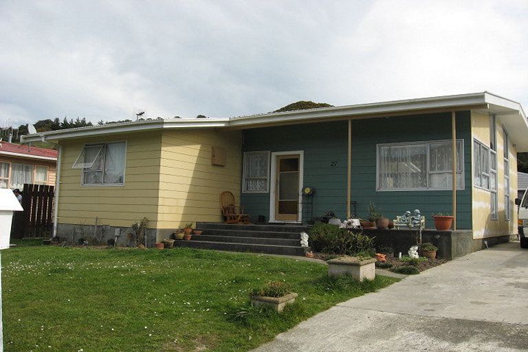Photo of property in 27 Hamstead Street, Wainuiomata, Lower Hutt, 5014