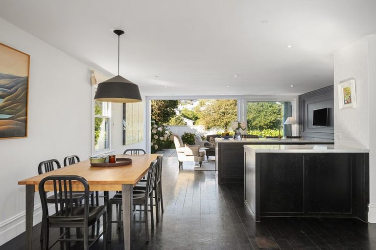 Photo of property in 18 Farm Road, Northland, Wellington, 6012