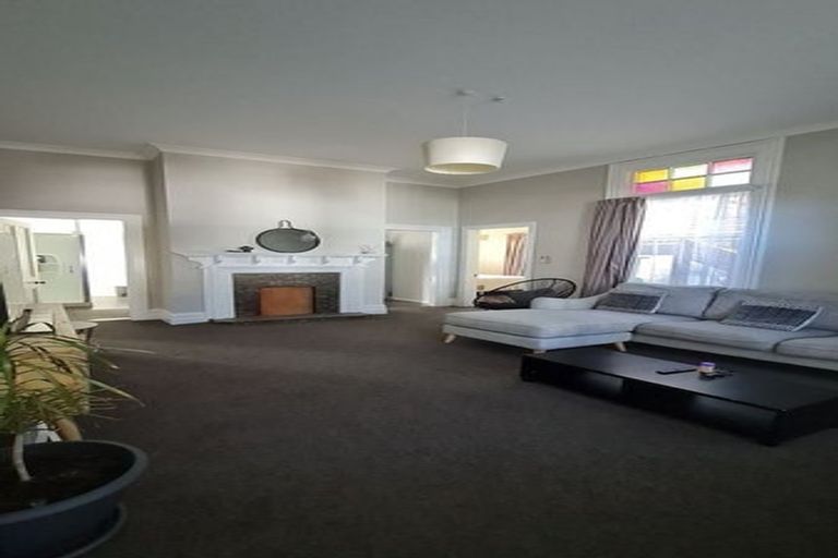 Photo of property in 17 Portland Crescent, Thorndon, Wellington, 6011