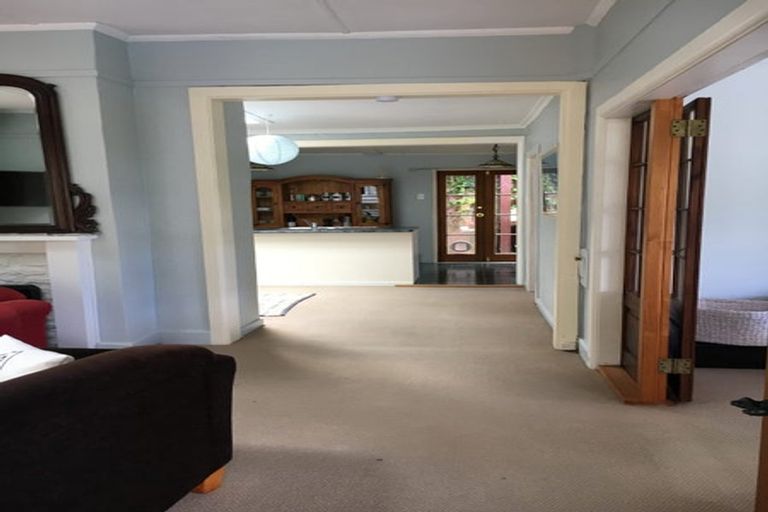 Photo of property in 28 Coote Road, Bluff Hill, Napier, 4110