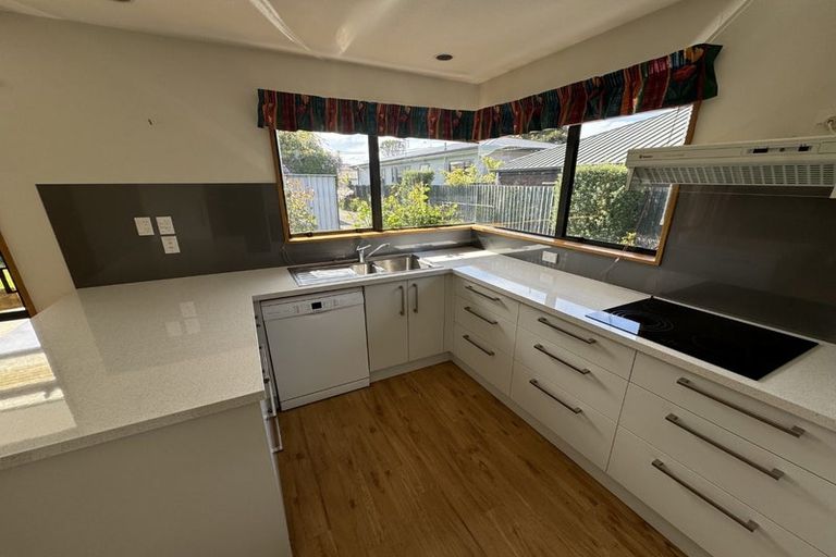 Photo of property in 14 Farquhars Road, Redwood, Christchurch, 8051