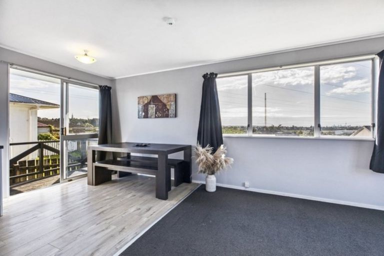 Photo of property in 24a/3 Waimumu Road, Massey, Auckland, 0614