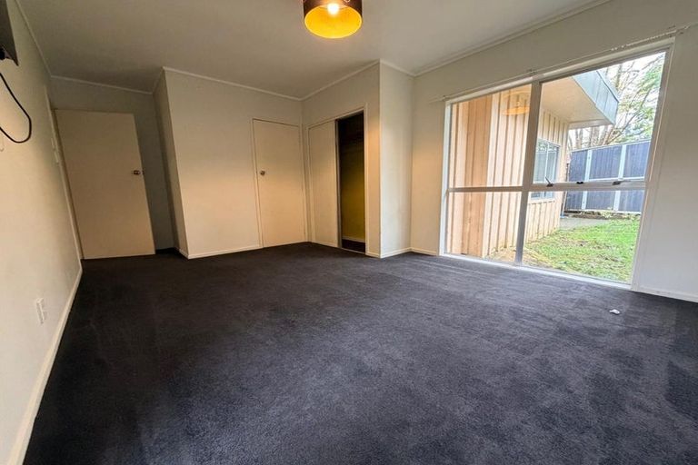 Photo of property in 68 Woodside Road, Massey, Auckland, 0614