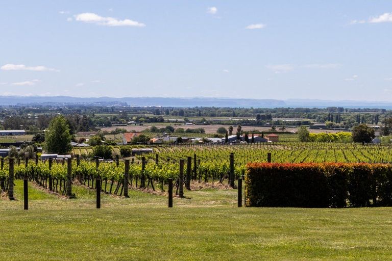 Photo of property in 306 Te Mata Road, Havelock North, 4294