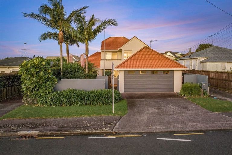 Photo of property in 1/8 Fenwick Avenue, Milford, Auckland, 0620