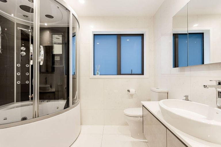 Photo of property in 60 Pohutukawa Parade, Riverhead, 0820