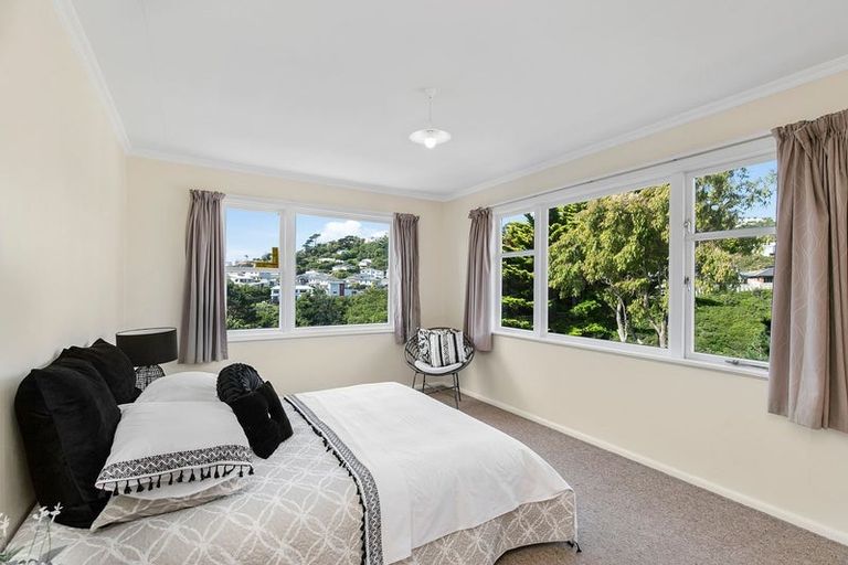 Photo of property in 72 Dominion Park Street, Johnsonville, Wellington, 6037