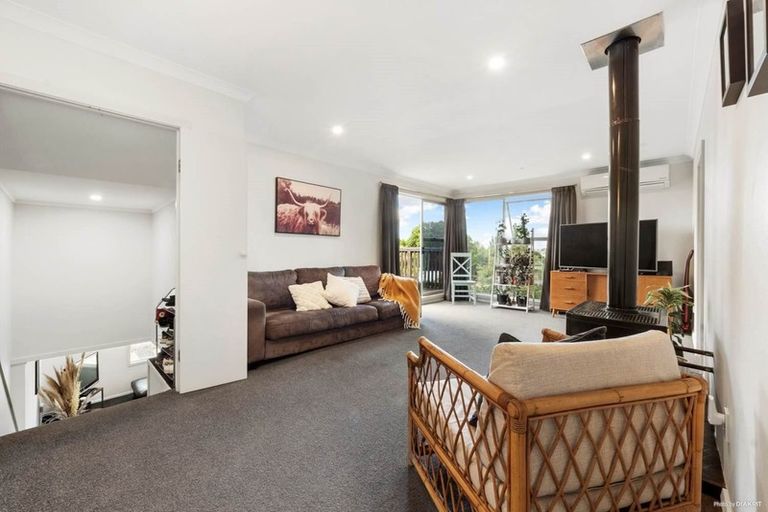 Photo of property in 31 Malmo Place, Massey, Auckland, 0614