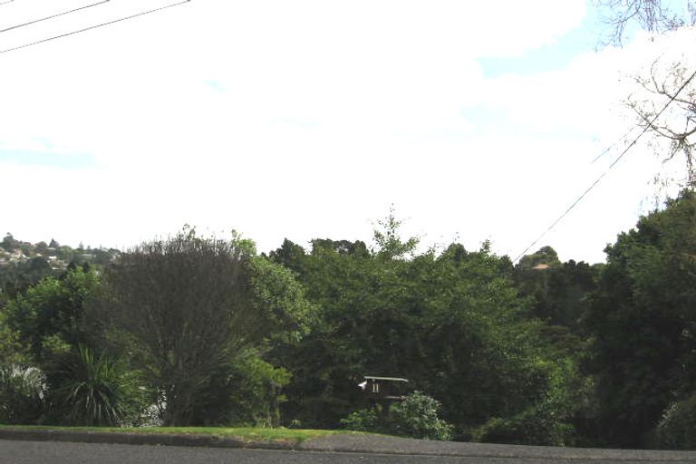 Photo of property in 11 Coroglen Avenue, Birkenhead, Auckland, 0626