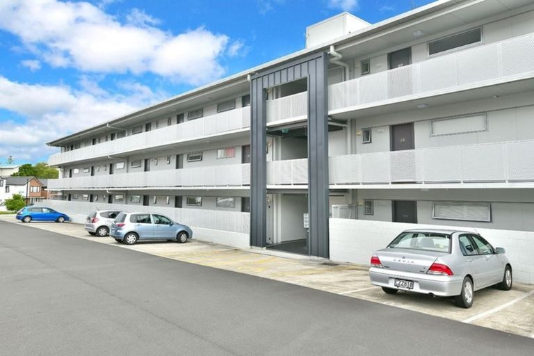 Photo of property in 117/17 Link Crescent, Stanmore Bay, Whangaparaoa, 0932