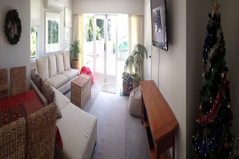 Photo of property in 2 Wade Place, Welcome Bay, Tauranga, 3175