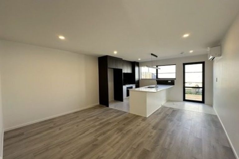 Photo of property in 15b Poruru Close, Papakura, 2110