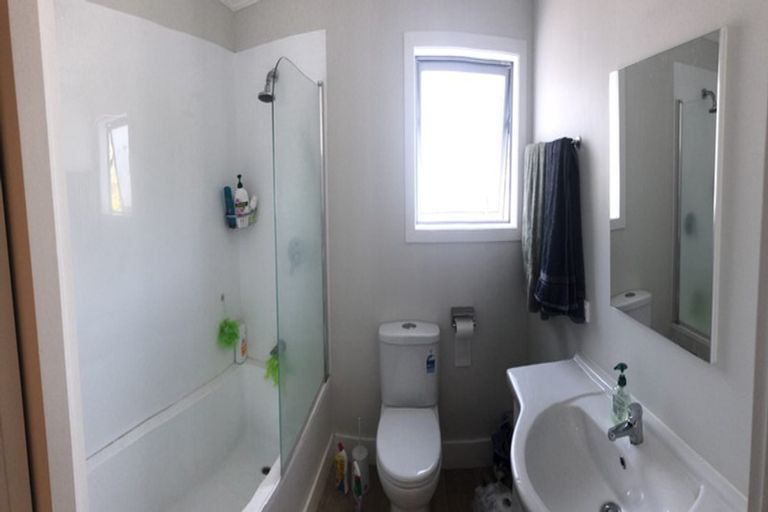 Photo of property in 20u4 Tawa Terrace, Tawa, Wellington, 5028